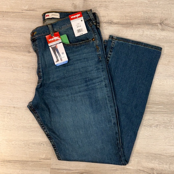 Wrangler Other - NWT Wrangler 5 Star Premium Jeans Medium Stretch Size 38 x 32